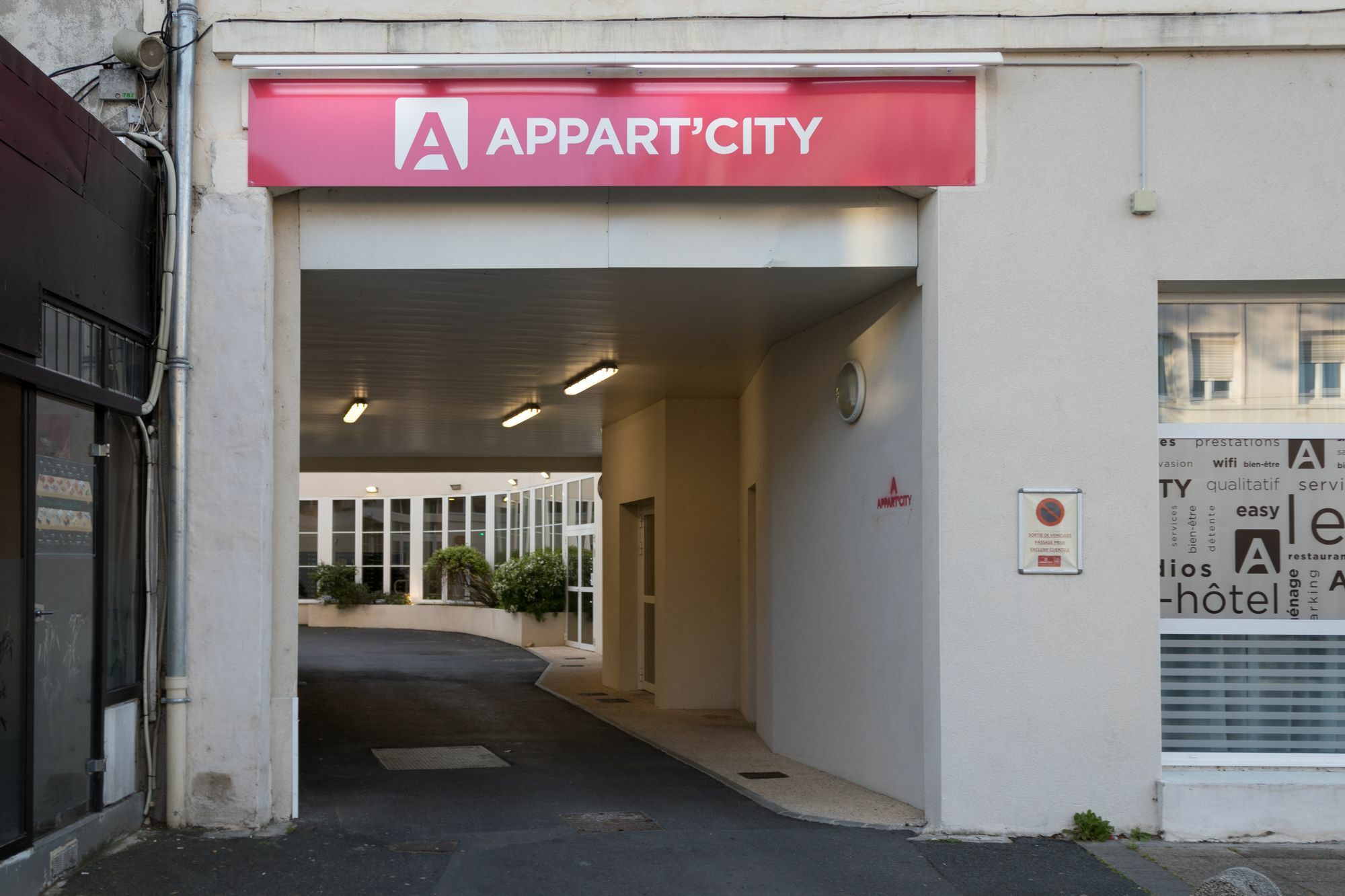 Appart'City Confort Niort Centre Lejlighedshotel Eksteriør billede